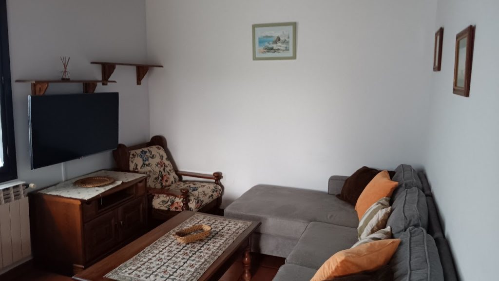 acogedor-salon-jarabiega-sebreñu