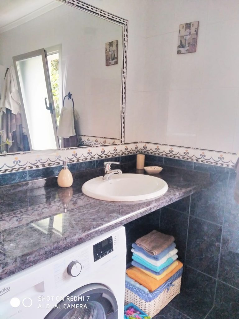 cuaerto-de-baño-buganvilla-sebreñu