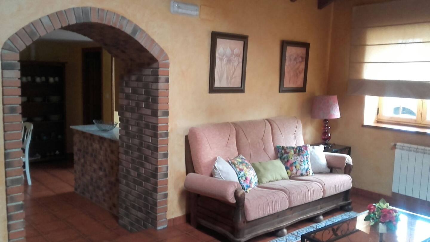 equipado-salon-casa-angelito-sebreñu-ribadesella