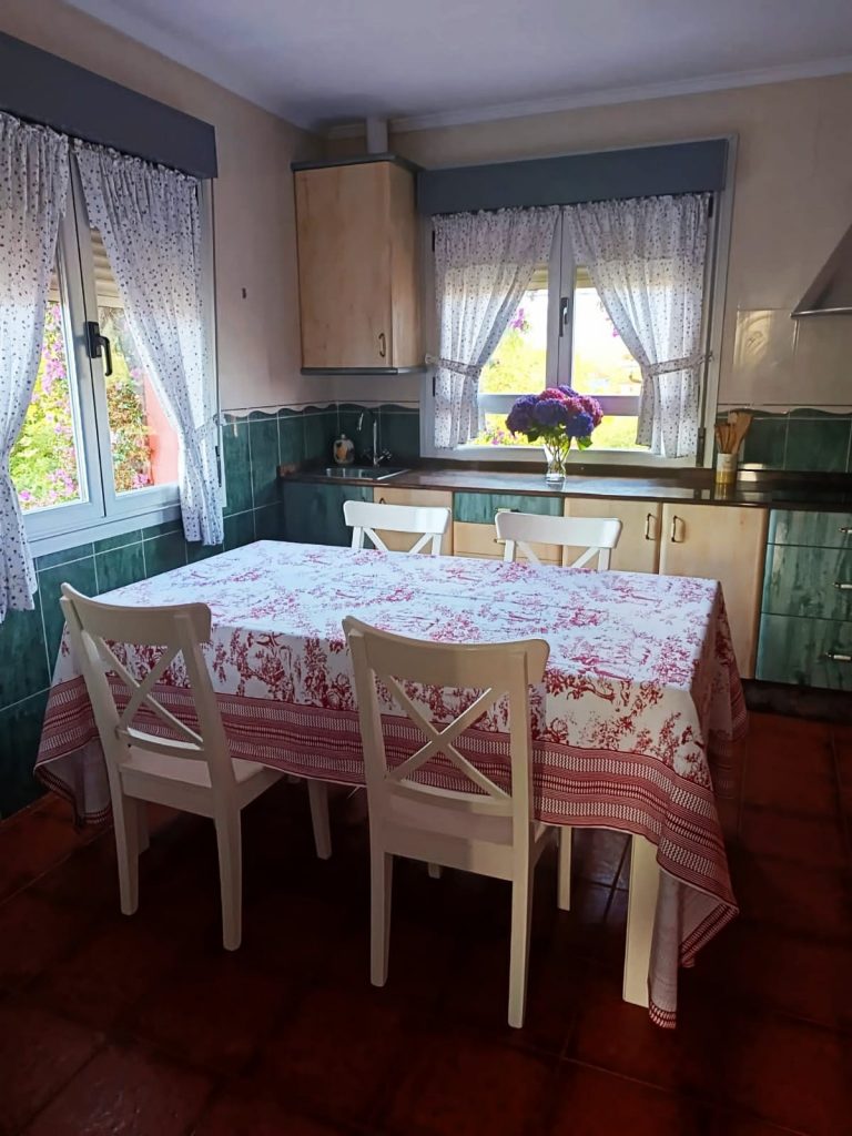 vivienda-vacacional-cocina-la-buganvilla-ribadesella